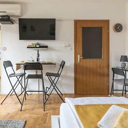 Studio apartman Comodo Zagreb Exterior foto