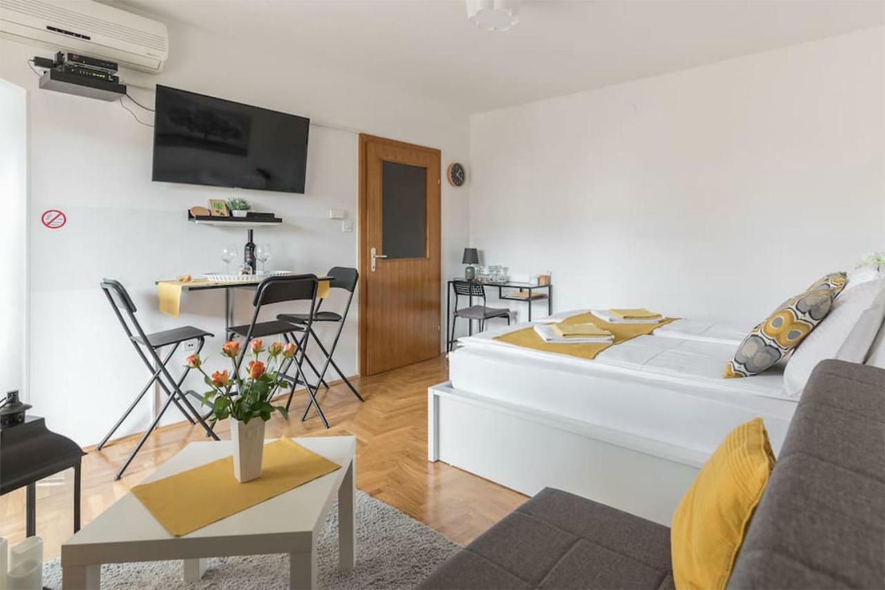 Studio apartman Comodo Zagreb Exterior foto